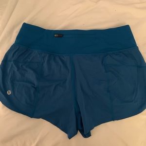 Size 6 lululemon shorts